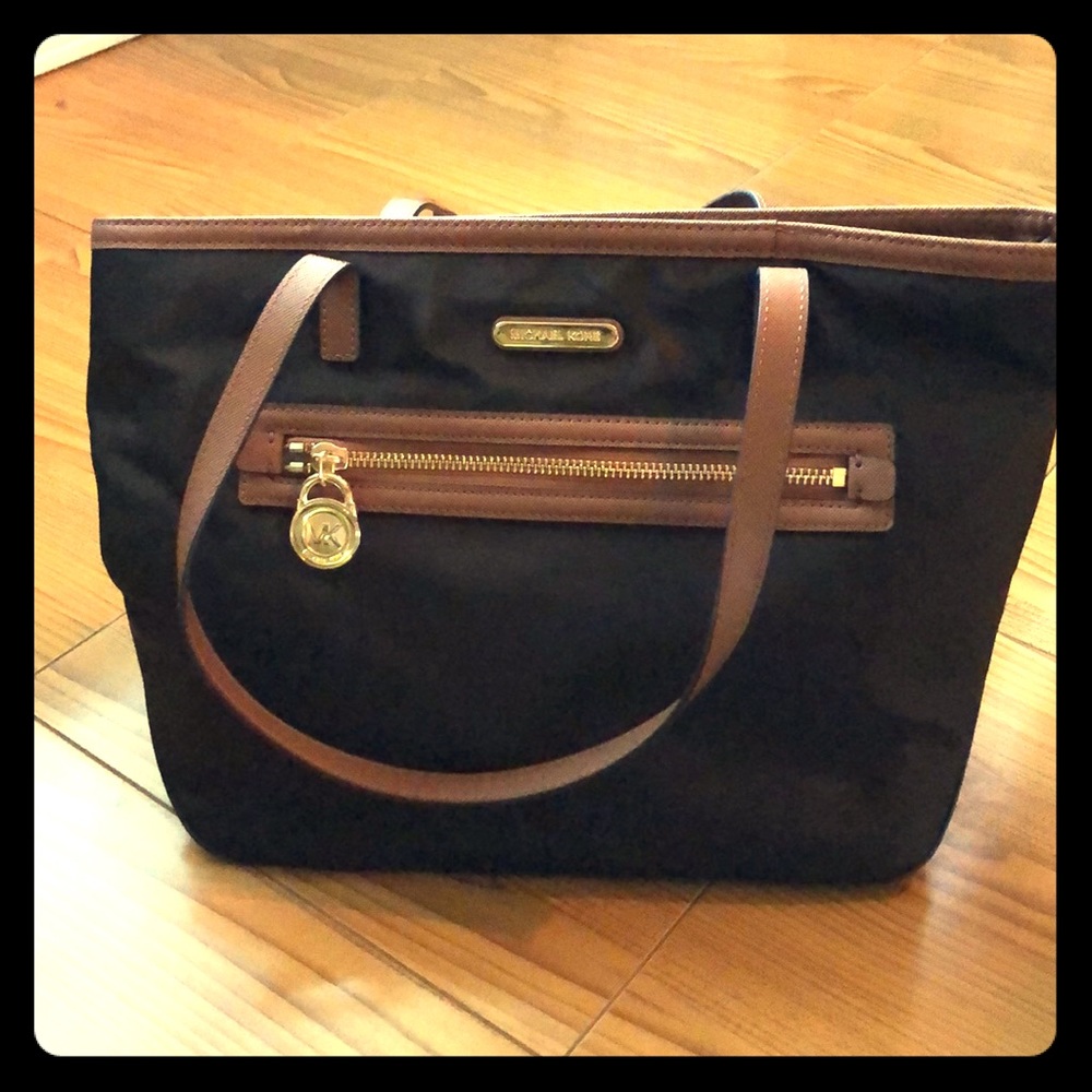 Micheal Kors Purse